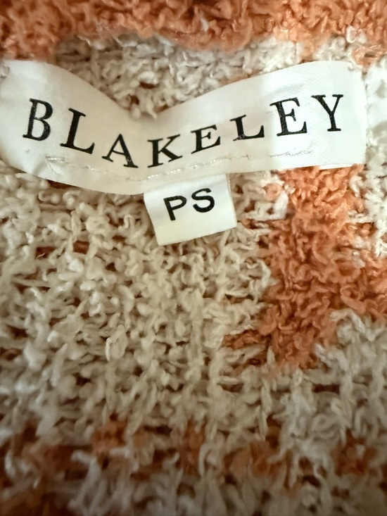 Open-Front Coral & Cream Geometric Knit Cardigan. Never Worn. - Picture 3 of 3